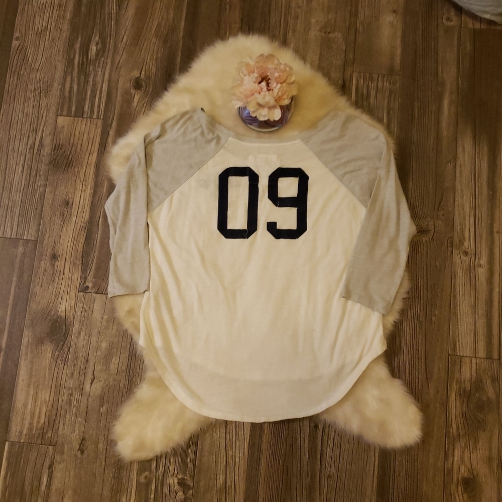 Abercrombie and Fitch Baseball Top - Picture 2 of 3